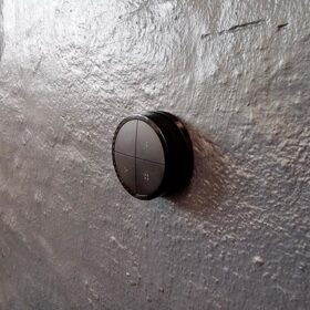 Round Bracket for Hue Tap Dial Switch – Black