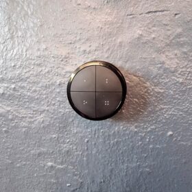 Round Bracket for Hue Tap Dial Switch – Black