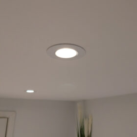 HiluX D8 Tilt360 white recessed spotlight, close-up in the ceiling